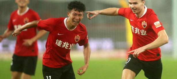 乐鱼体育app-深圳佳兆业客场战平天津泰达，保持不败