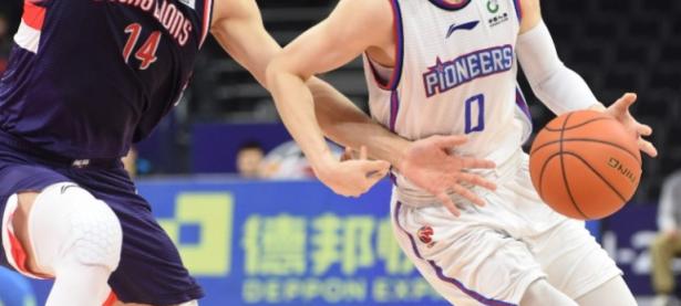 乐鱼体育链接-包含广州雄队爆冷主场击败同曦队，士气高昂的词条