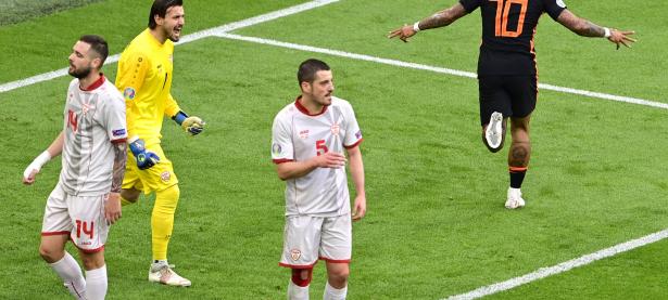 包含北马其顿2-1保加利亚，欧锦赛晋级的词条