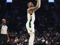 包含开拓者逆转骑士，利拉德末节爆发决胜神奇的词条