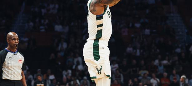 包含开拓者逆转骑士，利拉德末节爆发决胜神奇的词条