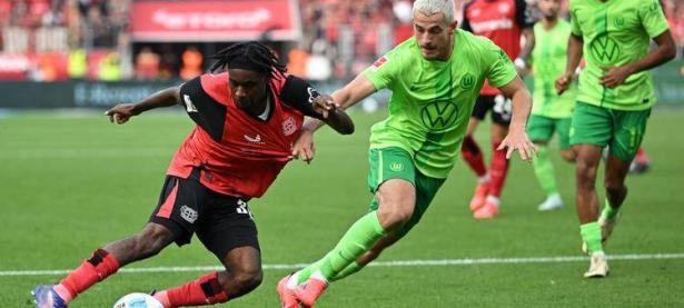 沃尔夫斯堡防守稳固抢先，主场大捷稳固榜首位置