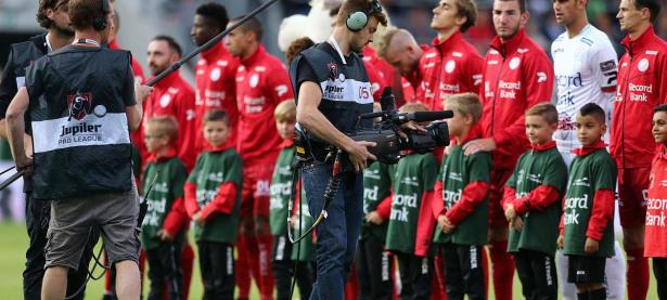 乐鱼体育网页版入口-包含沃尔夫斯堡队员因伤退出下场比赛的词条