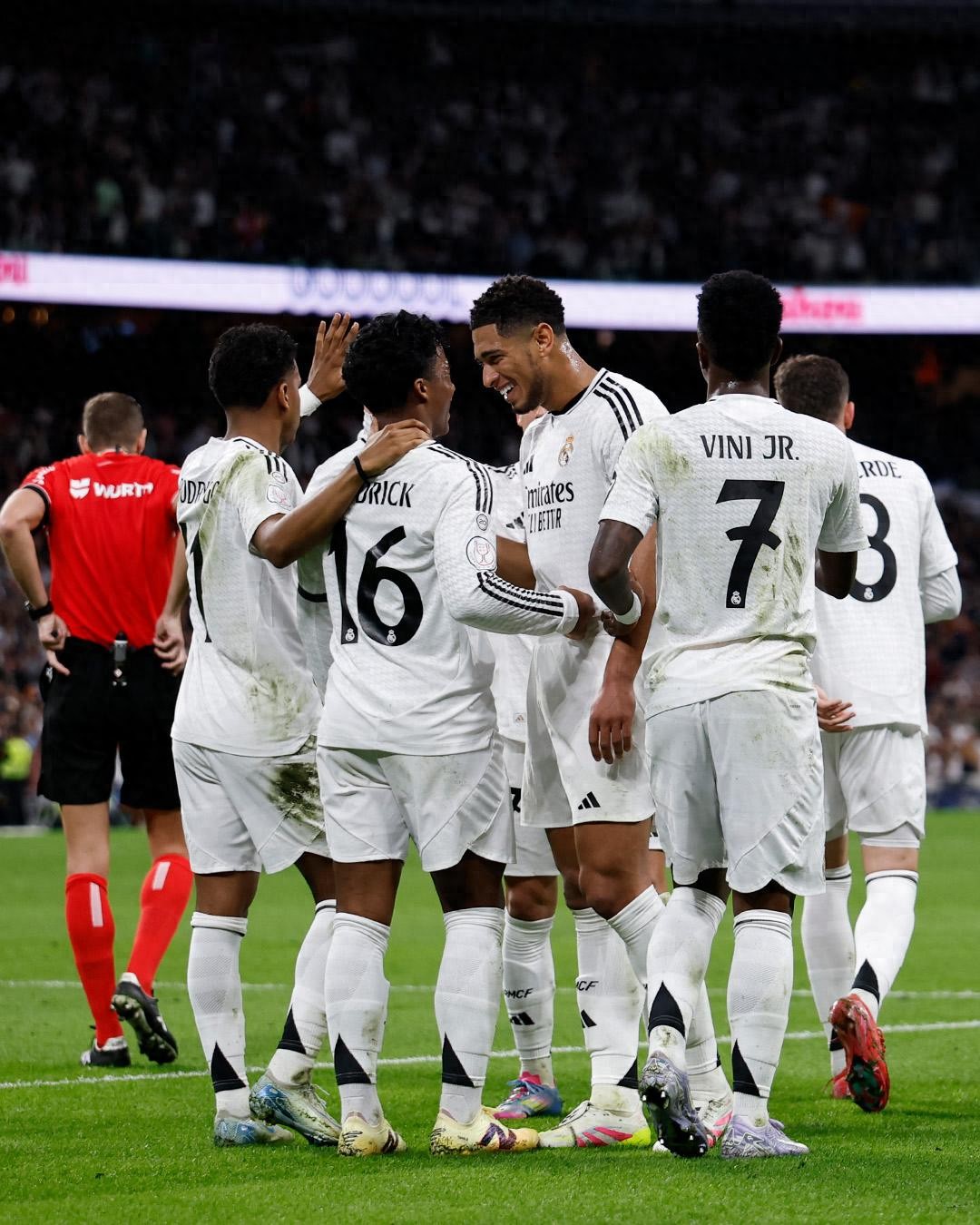 皇家社会大比分获胜，精神无比的简单介绍