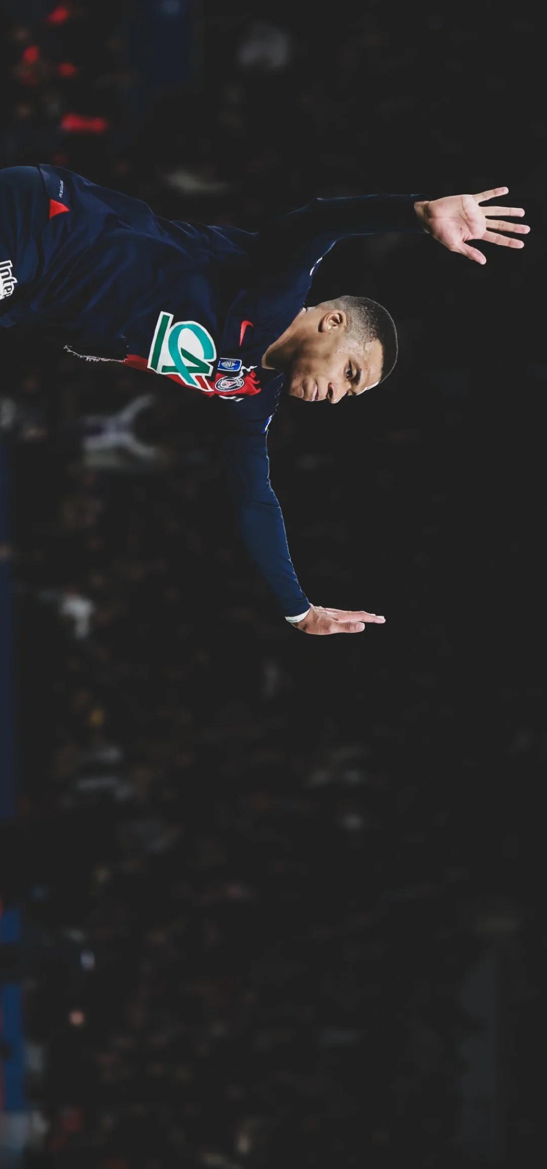 包含巴黎圣日耳曼新签约球员在法甲比赛中初露锋芒的词条