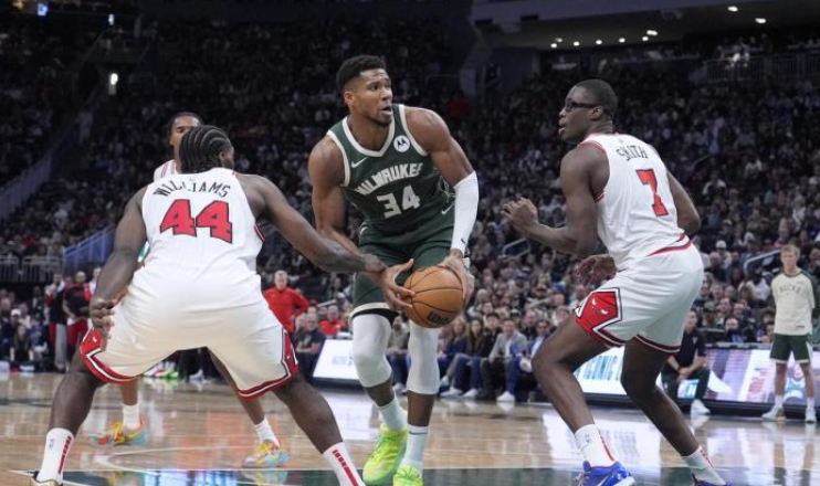 顶尖篮球明星闪耀赛场,精彩表现震撼全场的简单介绍 顶尖篮球明星闪耀赛场,精彩表现震撼全场的简单介绍