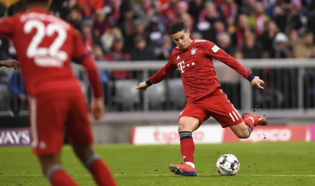 关于阿森纳击败曼联，前四席位希望增大的信息