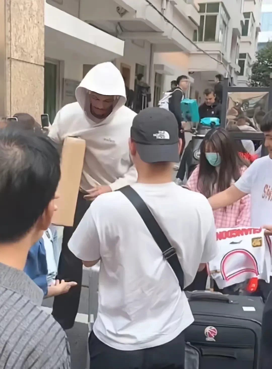 凭借一波深圳队，欧洲杯成功绝杀，现场教练席炸锅