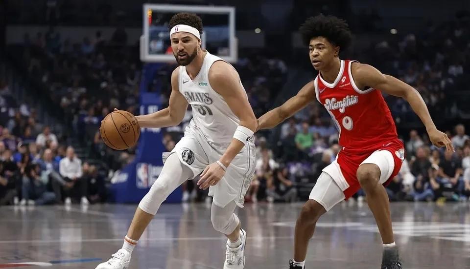 包含步行者客场擒灰熊，扭转局面的词条