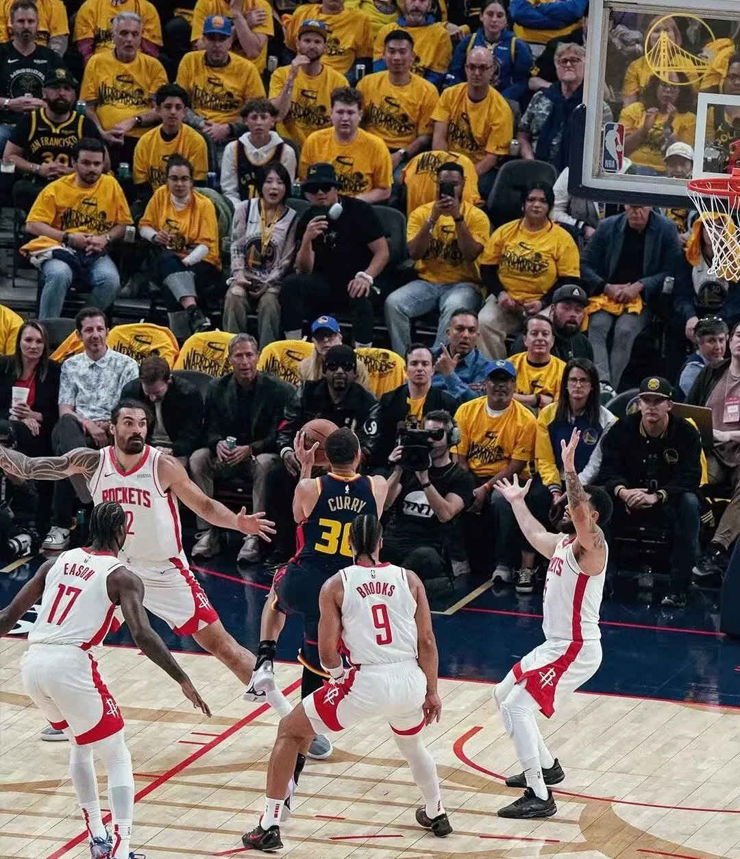 火箭大胜独行侠,对手惨遭三连败的简单介绍 火箭大胜独行侠,对手惨遭三连败的简单介绍