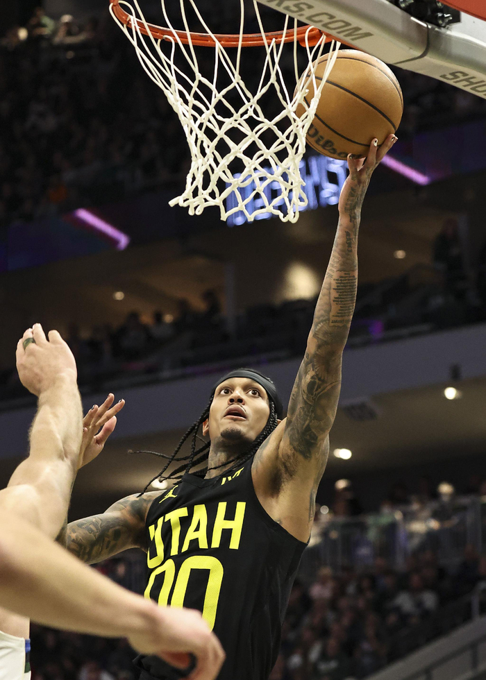 雄鹿逆转爵士,保持不败记录 雄鹿逆转爵士,保持不败记录