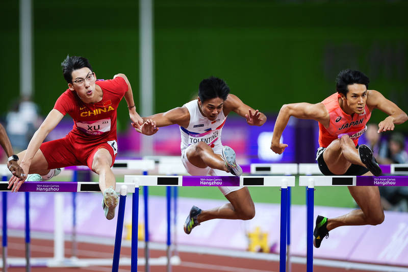 科威特田径选手冲刺成功，登上领奖台的简单介绍