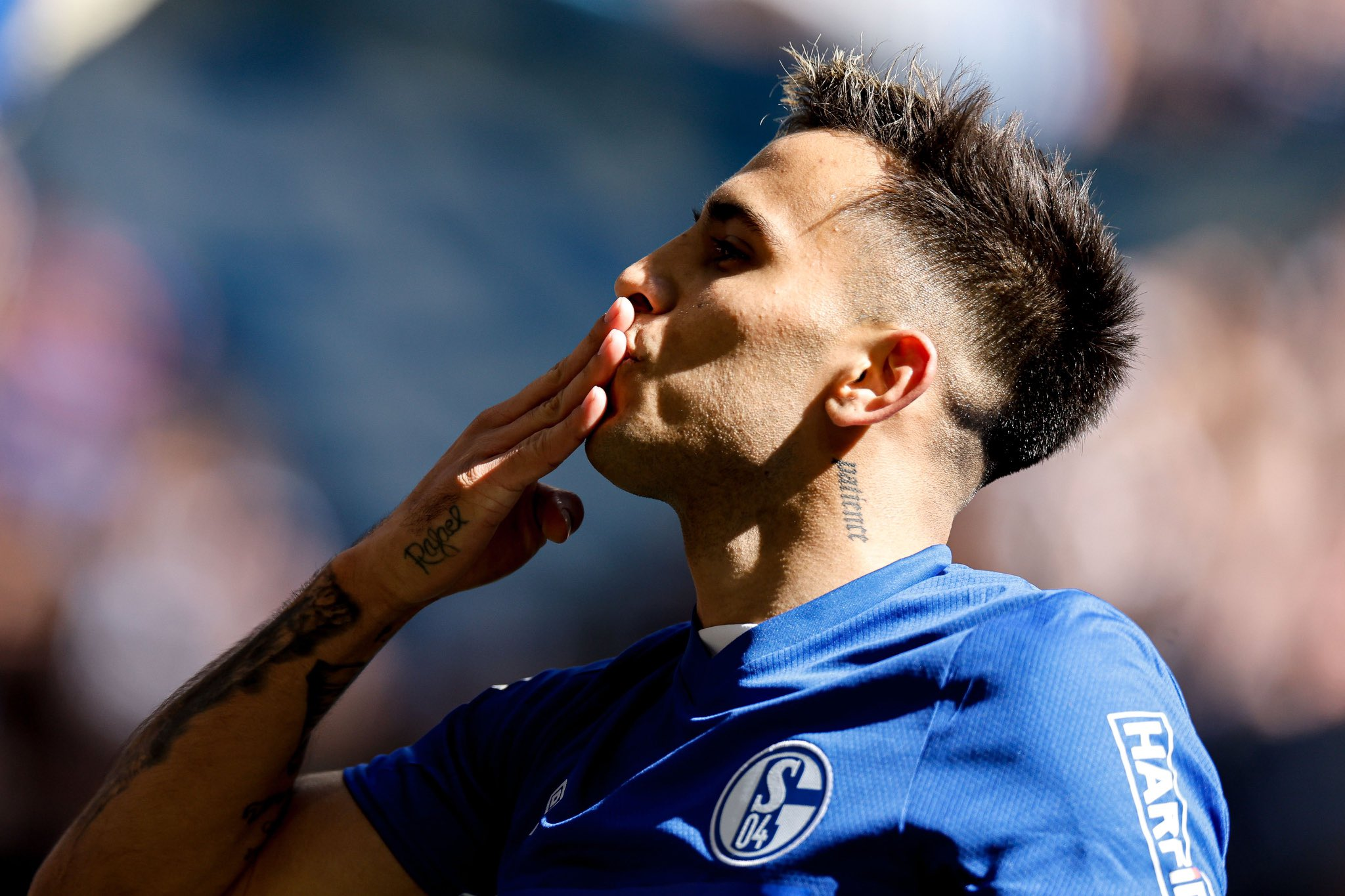 沙尔克遭遇瓶颈期，球队寻求突破的简单介绍