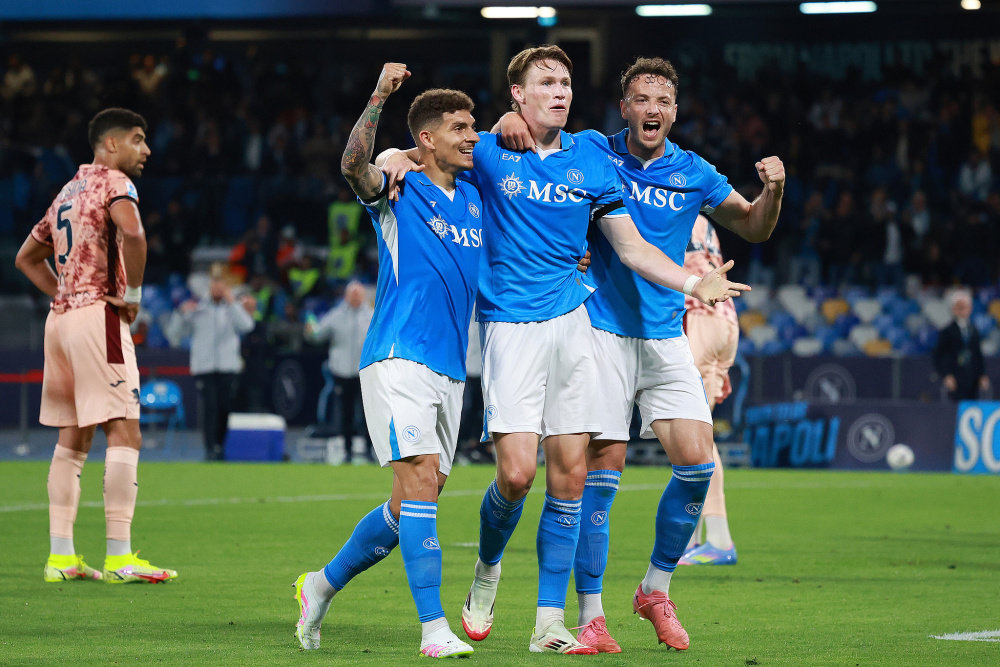 那不勒斯击败对手，实现三连胜稳居榜首的简单介绍