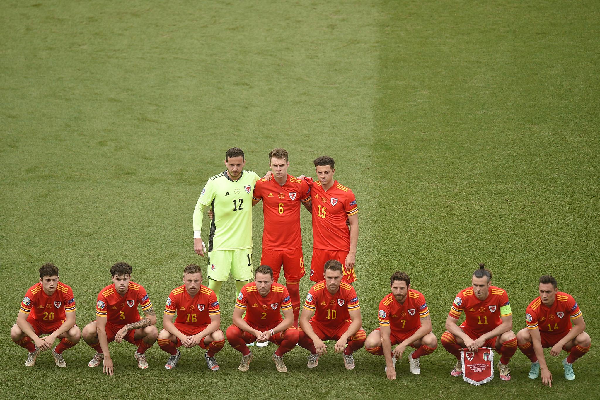 包含威尔士队逆袭成功，小组出线形势大为改观的词条